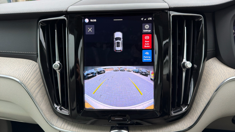 Volvo Xc60 2.0 T6 Recharge PHEV Inscription 5dr AWD Auto Estate